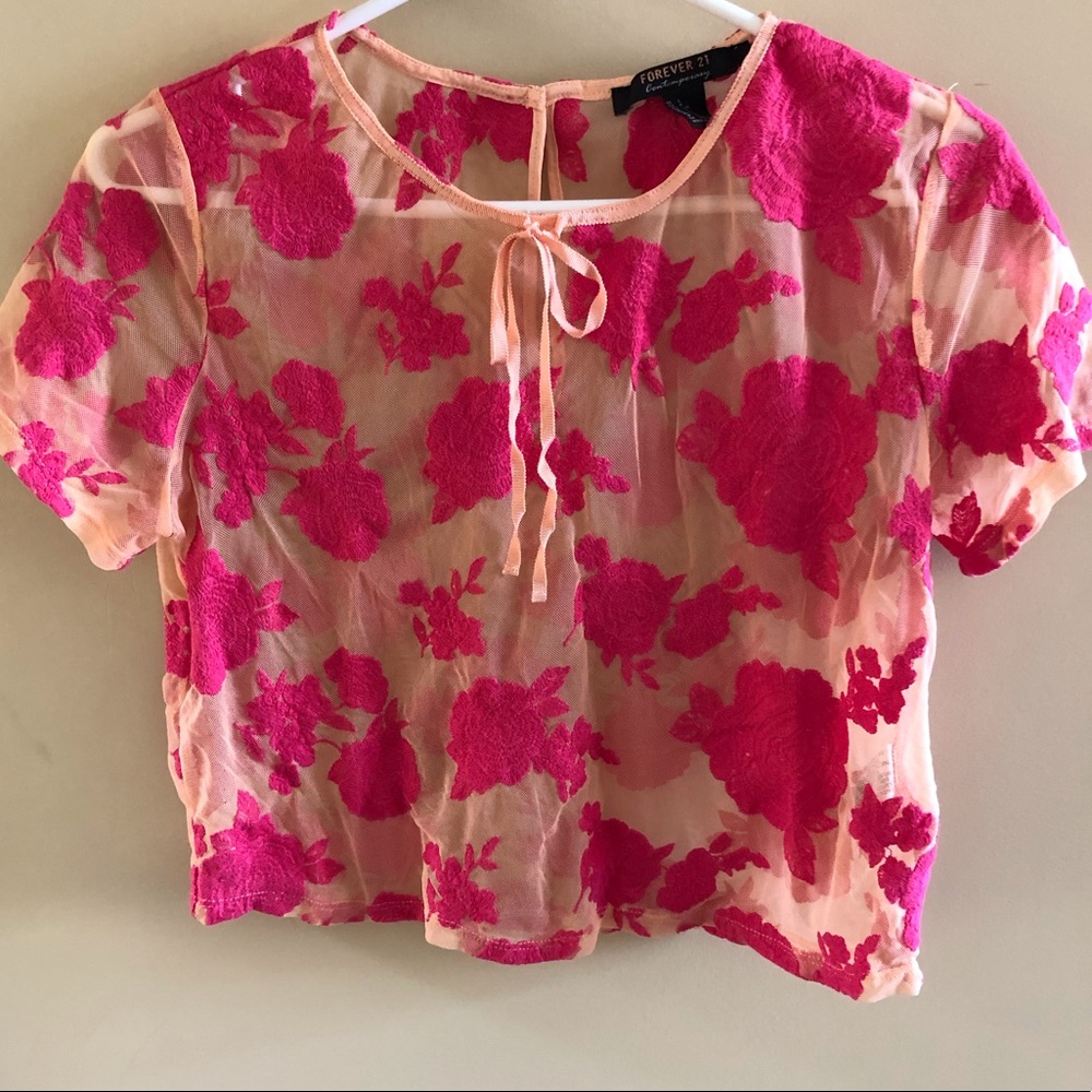 🦋2/$15🦋 Forever21 sheer top with pink roses